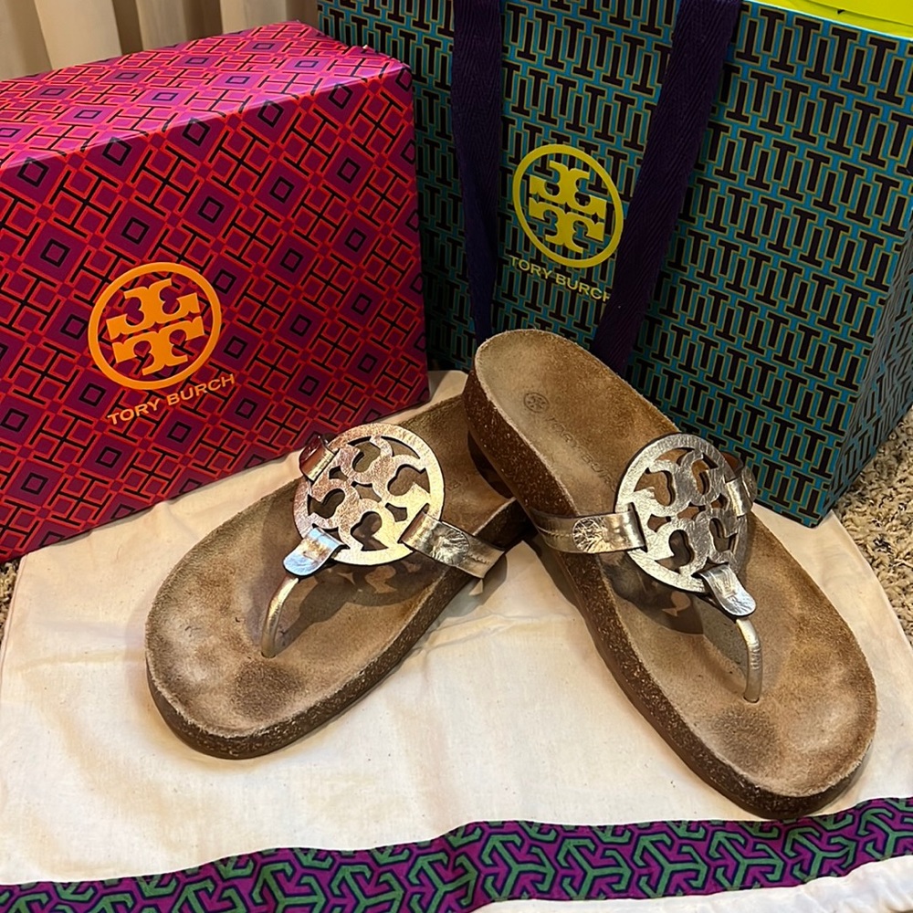 Miller Cloud Metallic Goat Leather/Cork Sandals
EUC in Size 8